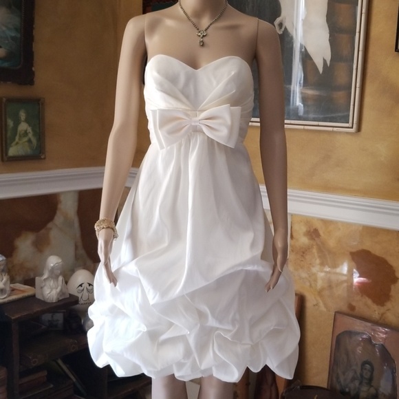 Pretty Maids Dresses & Skirts - Gorgeous Pretty Maids Ivory Gown NWOT